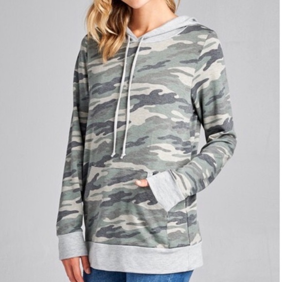 e.Luna Tops - NWOT Camo Hoodie Trendy Boutique Top Small